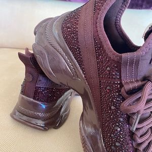 Comfy and stylish:Steve Madden tennis shoes